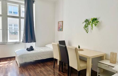 Alservorstadt Apartamento | Central Classical Studio - 5 min to Center