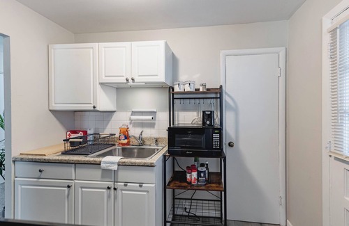Airport Township Casa | Central, Convenient and Cozy 2BR, 1B Home in a Quiet St. Louis Neighborhood.