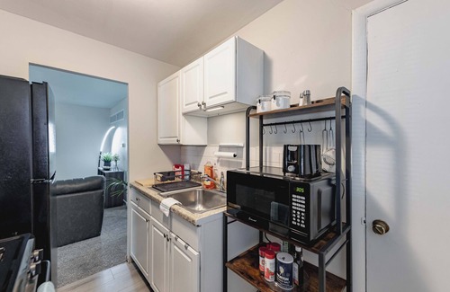 Airport Township Casa | Central, Convenient and Cozy 2BR, 1B Home in a Quiet St. Louis Neighborhood.