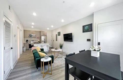 Northeast Casa | Central DC APT , City Skyline View , Close to All