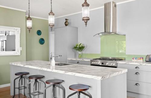 Gisborne Casa | Central Family Home 5 min to CBD!