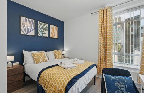 Queens Quarter Apartamento | Central flat 4 bedroom, 2 bathroom, 2x parking - StayByNumbers