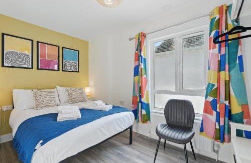 Queens Quarter Apartamento | Central flat 4 bedroom, 2 bathroom, 2x parking - StayByNumbers