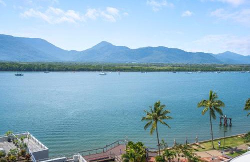 Cairns Central Business District Apartamento | Central Haven Couples Retreat at Harbour Lights