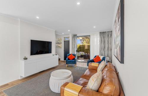 Mount Wellington Casa | Central Haven - Stonefields Holiday Townhouse