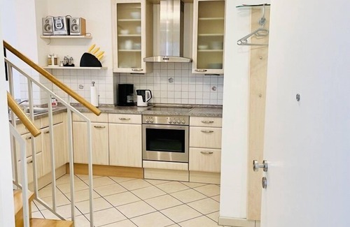 Nuremberg Old Town Apartamento | Dúplex de 3 dormitorios cerca de la FEWO Kaiserburg / WLAN