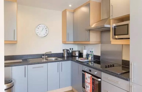 Camberley Apartamento | Central House by House of Fisher