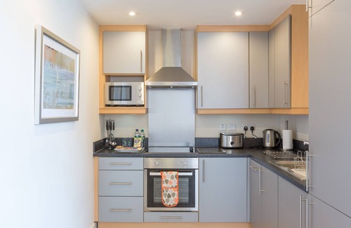 Camberley Apartamento | Central House by House of Fisher