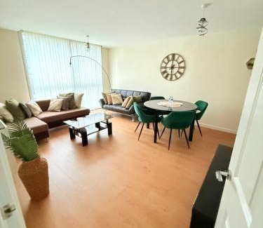 Central Milton Keynes Apartamento | Central Hub Flat