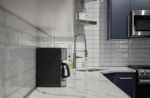Shadyside Apartamento | Central & Immaculate| 3BRs w/2 Decks + Workspace