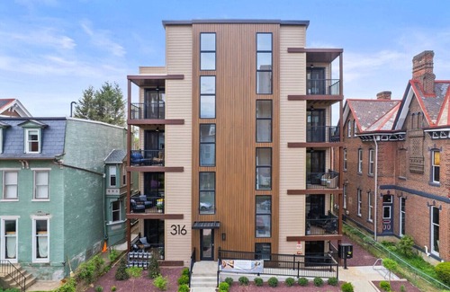 Shadyside Apartamento | Central & Immaculate| 3BRs w/2 Decks + Workspace