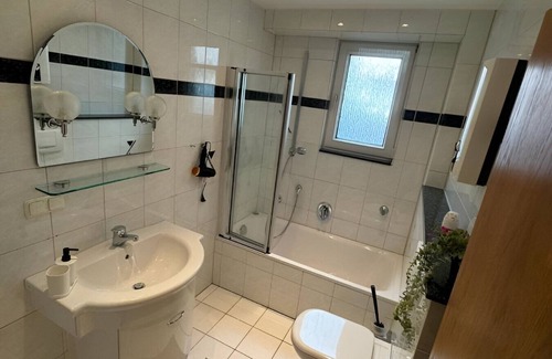 Suedviertel Apartamento | Central in Essen! 5 minutes walk from the train station! WH1