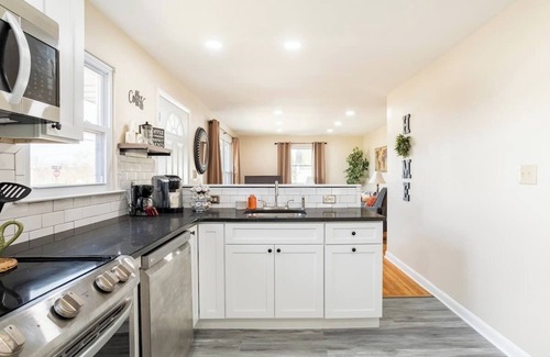 Whitehall Casa | Central in Lehigh Valley 60 day minimum near hospitals, universities & highways