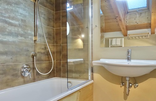 San Cassiano Apartamento | Central apartment for 3 people with terrace and parking-700 m from the cable car