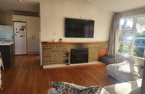 Kerikeri Casa | Central Kerikeri home. Gym, sauna, firepit,1 Acre.