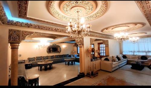Quartier Mozart Apartamento | Central Large apartment with stone sauna and jacuzzi