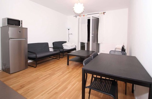 Offenbach am Main Apartamento | Central Lovely 2ROOM Apartment for 4 / ESTACIÓN DE TREN