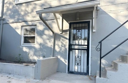 West University Casa | Central located newly renovated duplex house,3 bd 1 bath whole downstairs unit