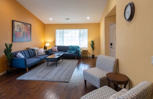 Blue Oak Terrace Revised Villa | Central Location 4BR w/ Arcades & Spacious Parking
