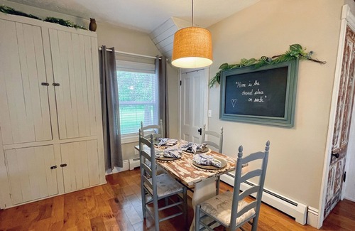 Elmira Casa | Central Location - HOT TUB, close to lakes, wineries, Corning, Watkins Glen