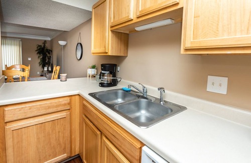 Hanahan Condominio | Central Location in North Charleston