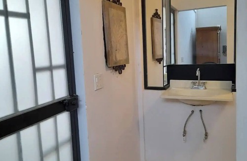 Colonia El Progreso Casa | Central Location -"FRIDA"