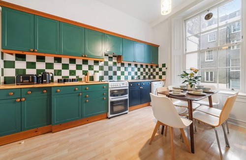 Westbourne Green Apartamento | Central London 3BR in a British Stucco Townhouse