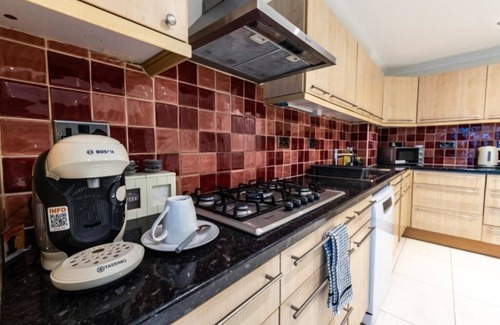 Swiss Cottage Casa | Central London House 10 mins Walk To Regents Park