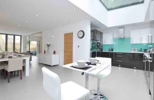 Mildmay Casa | Central London Luxurious 4 Bed Show Home in Islington