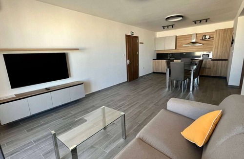 San Gwann Apartamento | ★ Central LUX Apartment ★ w/ POOL & 20m² terrace ➞