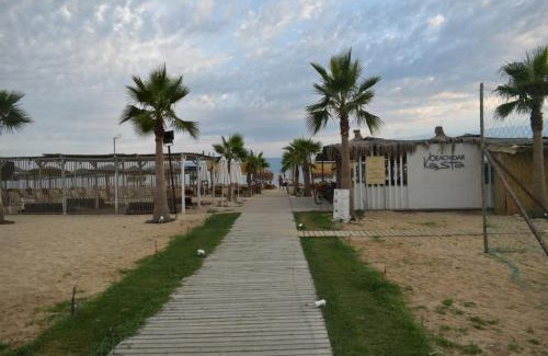 Paralia Ofryniou Apartamento | Central Luxury Apartment next to the Beach