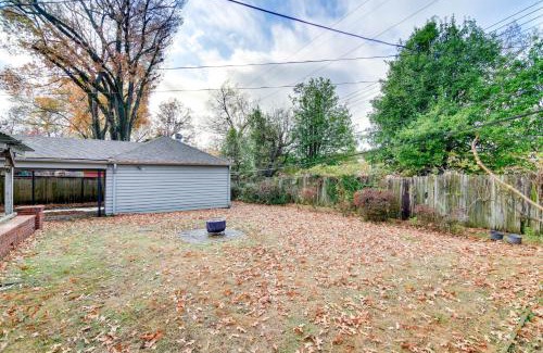 East Memphis Casa | Central Memphis Home MCM Decor, Walk to Midtown!