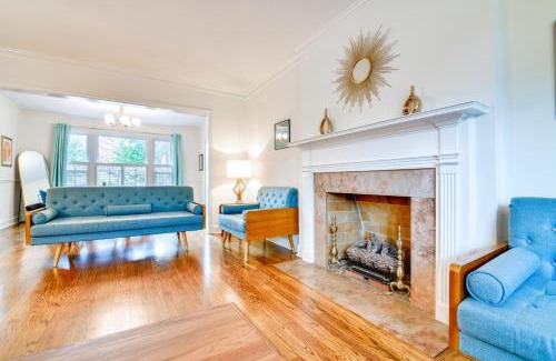 East Memphis Casa | Central Memphis Home MCM Decor, Walk to Midtown!