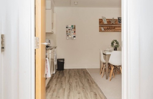 Henley Apartamento | Central Modern Flat with Dedicated Parking