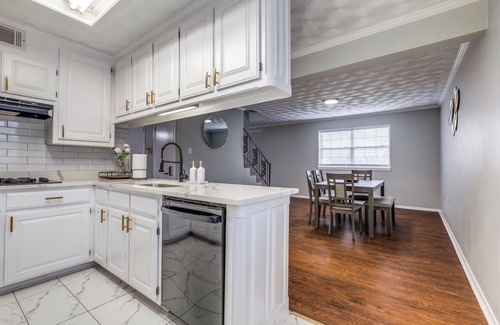 Haltom City Casa | Central Modern DFW Perfect for Families & Groups!