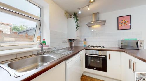 Cathays Apartamento | Central & Modern - Fast WIFI - 5 Min to Centre