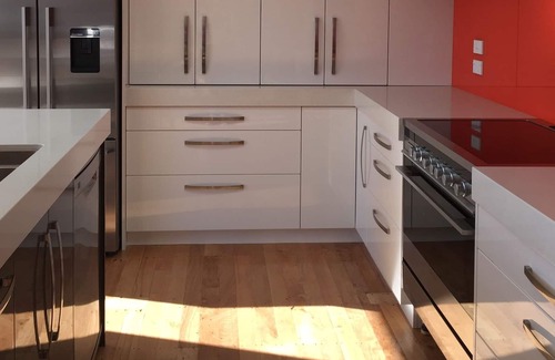 Kawaha Point Casa | CENTRAL, MODERN, MAGNIFICENT LAKE VIEW, 3 BATHROOMS. SLEEPS 10. PET FRIENDLY.