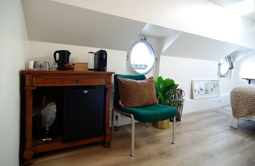 Spaarndammer en Zeeheldenbuurt Alquiler De Eote | ¡Estudio central y moderno en Eco-Houseboat!