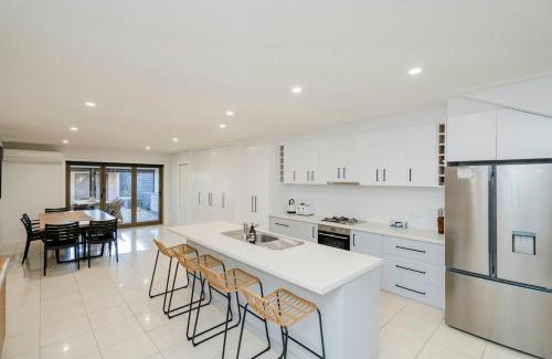 Temora Apartamento | Central Modern Spacous Townhouse 290B
