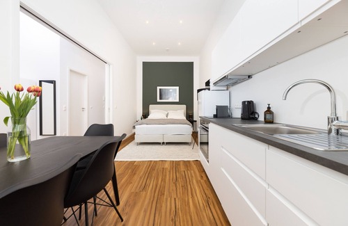 Gesundbrunnen Apartamento | Central Nests - Apartment for 6 guests with 2 full bathrooms