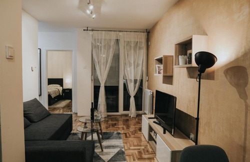 Grbavica Apartamento | Central New Apartment
