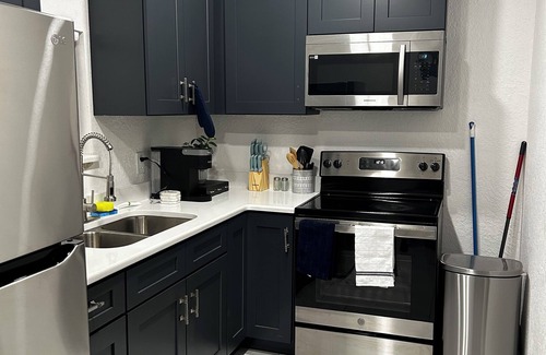 Oak Ridge Apartamento | Central Orlando Private Suite With a Full kitchen and "living room"