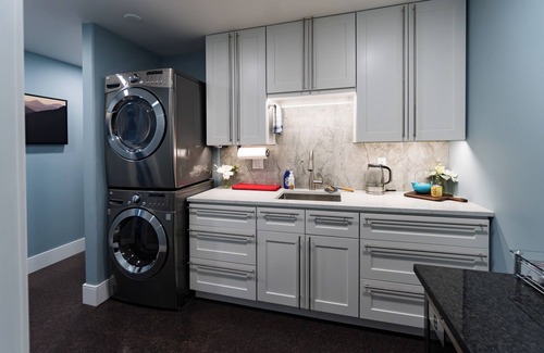 Fernwood Apartamento | Central Park Prestige (B) - A Brand New Boutique Hotel Style Room Near Downtown