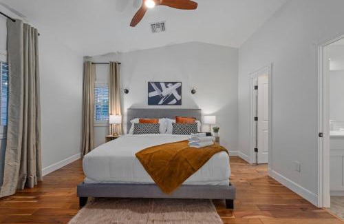 Camelback East Casa | Central Phx Cottage With Free Private Heated Pool!