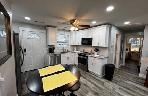 Lebanon Casa | Central Retreat C, NEW Family and Pet Friendly