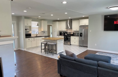 Terrell Hills Casa | Central SA Near Downtown & Zoo