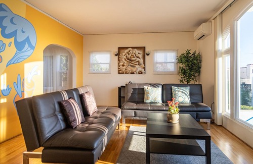 Middletown Apartamento | Central San Diego 2BD/1BTH w/ Hilltop View of the Bay