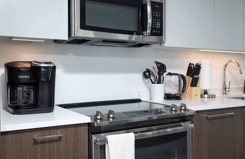 Central Square Apartamento | Central Serene 2BR Penthouse Near MIT & Harvard with King bed GYM Parking