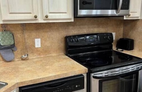 Gonzales Casa | Central Spacious convenient I-10