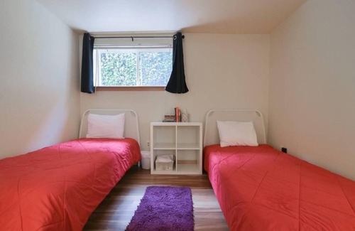 Yesler Terrace Casa | Central Spot, 4 beds, Stocked Kitchen